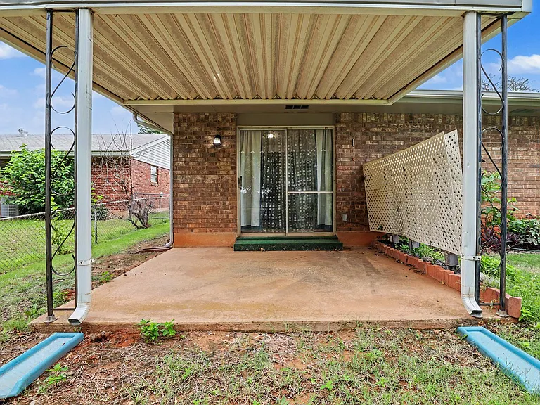 3917 Clendon Way — Photo 24