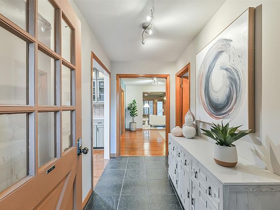 4th image of 2205 Lazybrook Dr