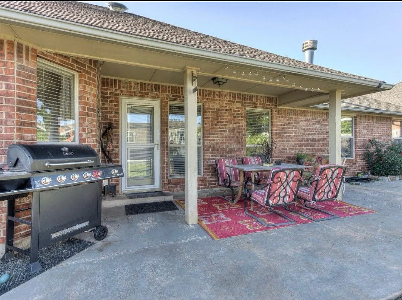 5209 Republic Dr — Photo 2