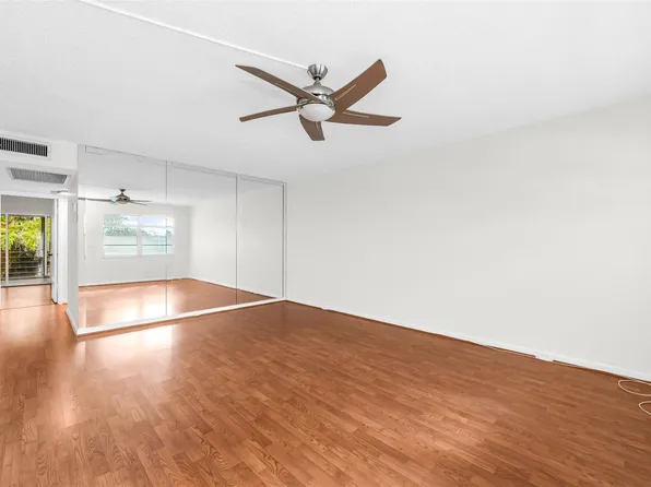 2069 Oakridge F #2069, Deerfield Beach, FL 33442