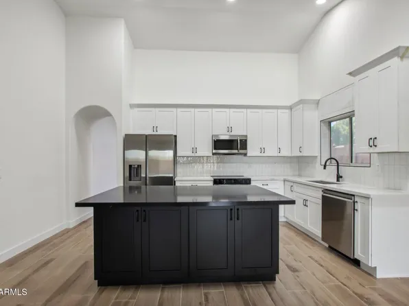 1685 W HARVARD Avenue W, Gilbert, AZ 85233