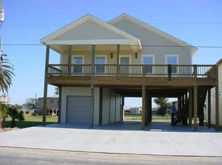 874 Wommack Dr, Crystal Beach, TX 77650