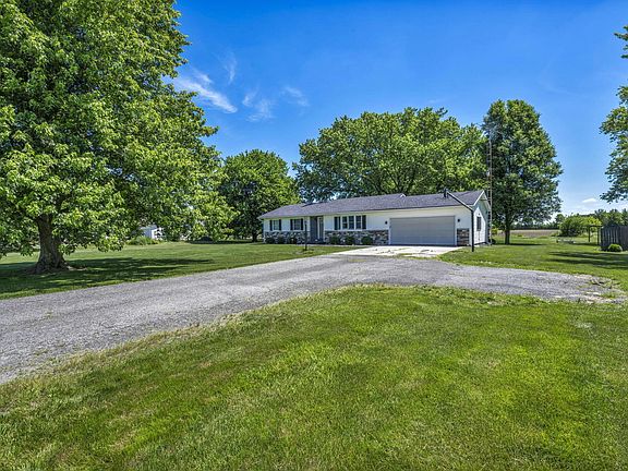 3rd image of 4992 Benzler Rd
