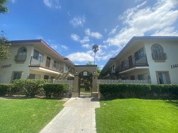 Plaza Court Apartments