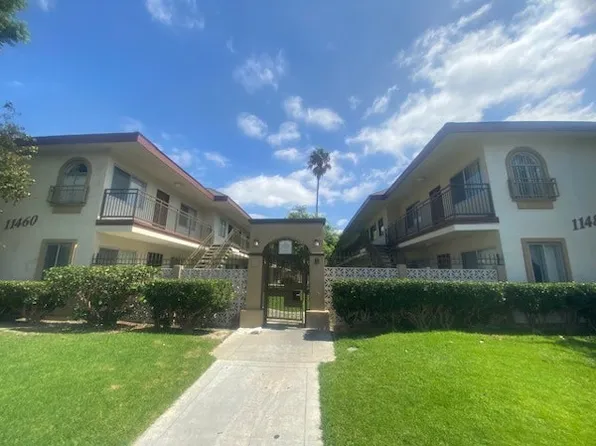 Plaza Court Apartments