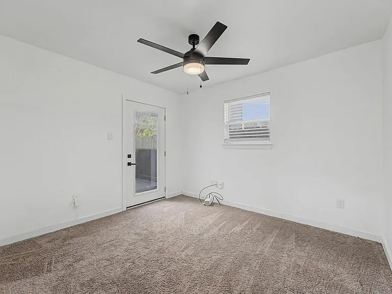 2714 Anita St — Photo 18