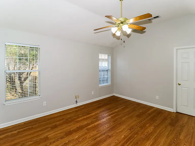 2806 Breezy Ridge Trl — Photo 10