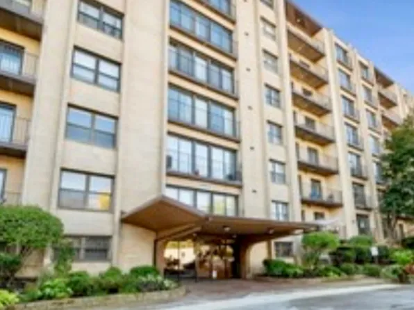 4601 W Touhy Ave APT 504, Lincolnwood, IL 60712