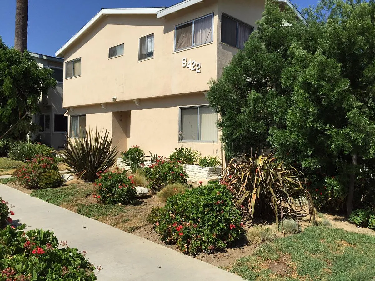 8400 Amigo Ave — Photo 1