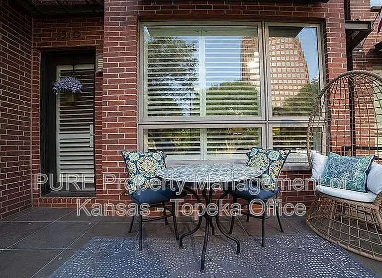 4540 Nichols Rd — Photo 2
