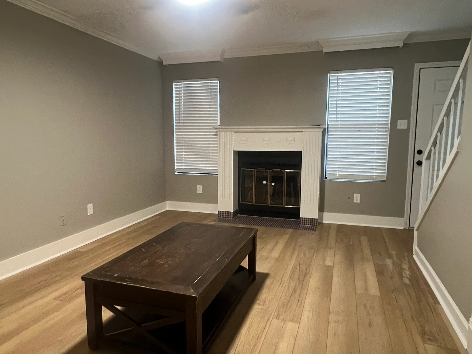 2 bed, 1.5 bath, 900 sqft, $1,050 — Photo 3