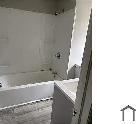 2 bed, $1,600 — Photo 3