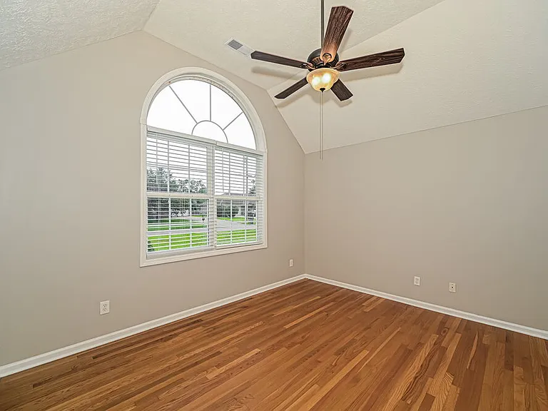 7004 Bridgewater Dr — Photo 9