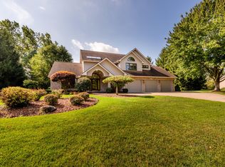 276 N Bluffwood Ter, Saint Joseph, MI