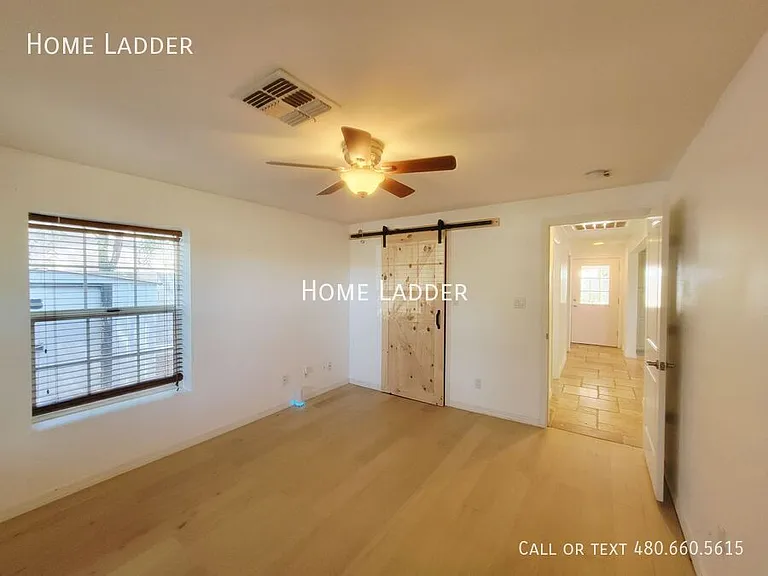 4201 N 19th St — Photo 14