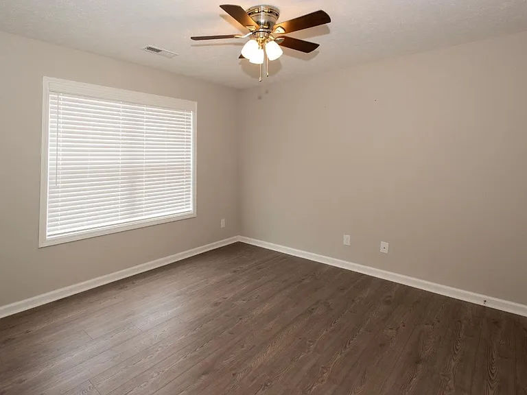 5339 Avery Woods Ln — Photo 16