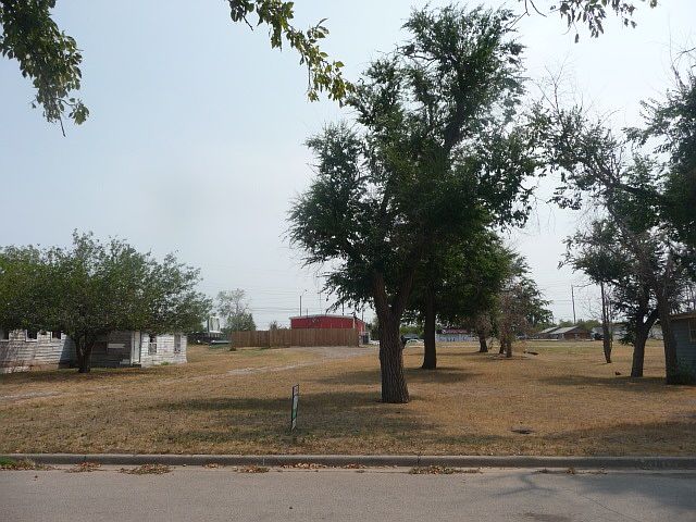 2nd image of 1506 SW Summit Ave