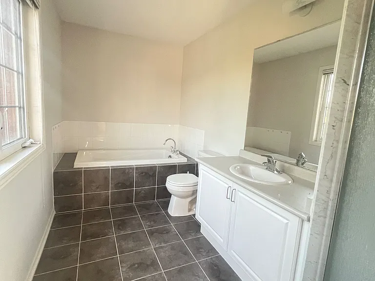 1075 Bur Oak Ave — Photo 6
