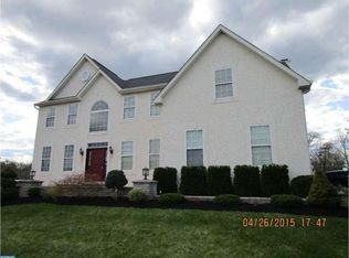 215 Shadybrooke Dr N, Douglassville, PA 19518
