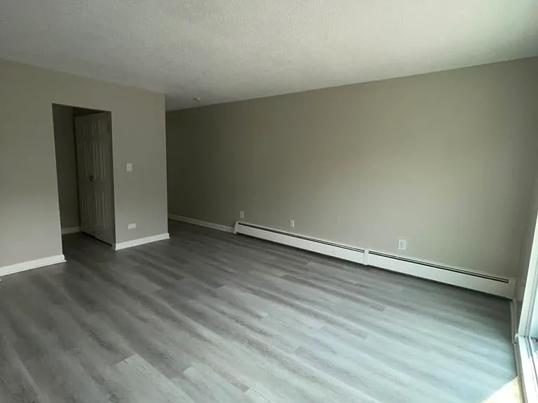 259-279-B56 Oakville Ave #1 — Photo 2