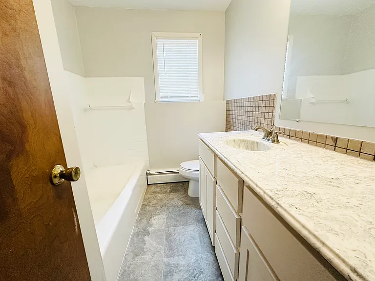 1720 32nd St SW #1720 — Photo 3