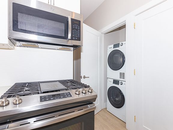 2nd image of 808 Macon St #E5