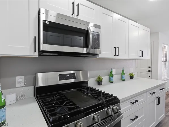 7064 Picaroon Ln, Las Vegas, NV 89145