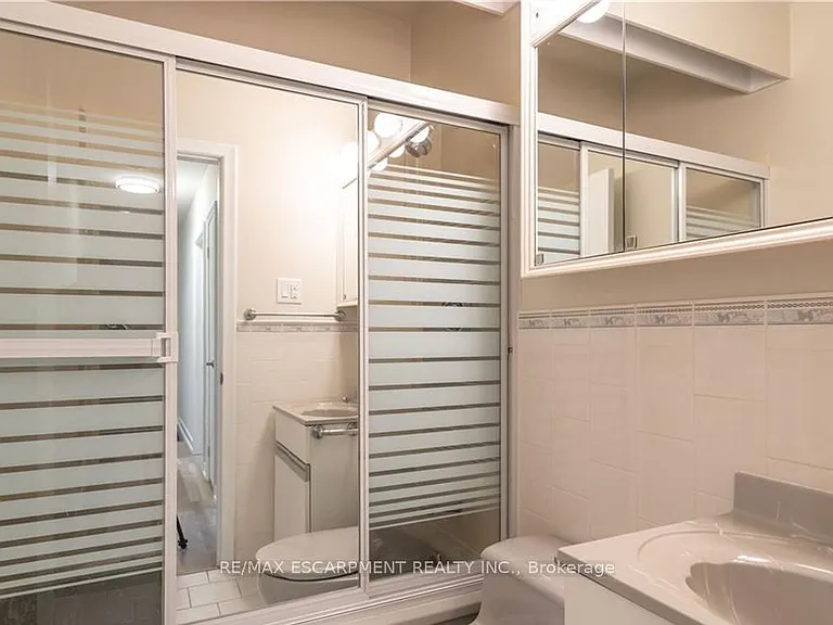 9 W 22nd St #1 — Photo 12