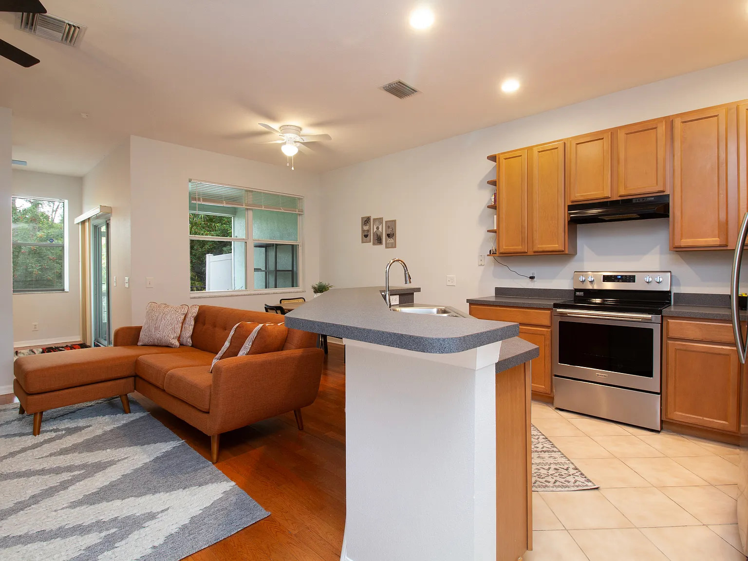 3 bed, 2.5 bath, 1453 sqft, $2,950 — Photo 4