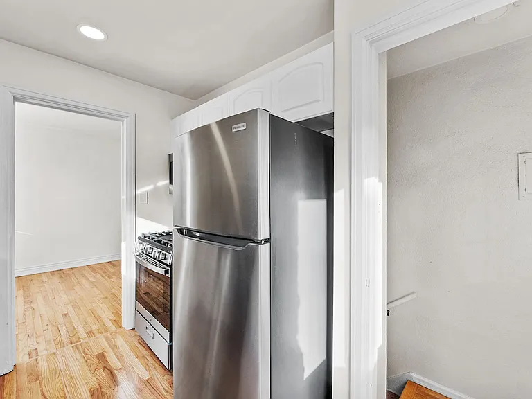 3085 N Clermont St — Photo 14