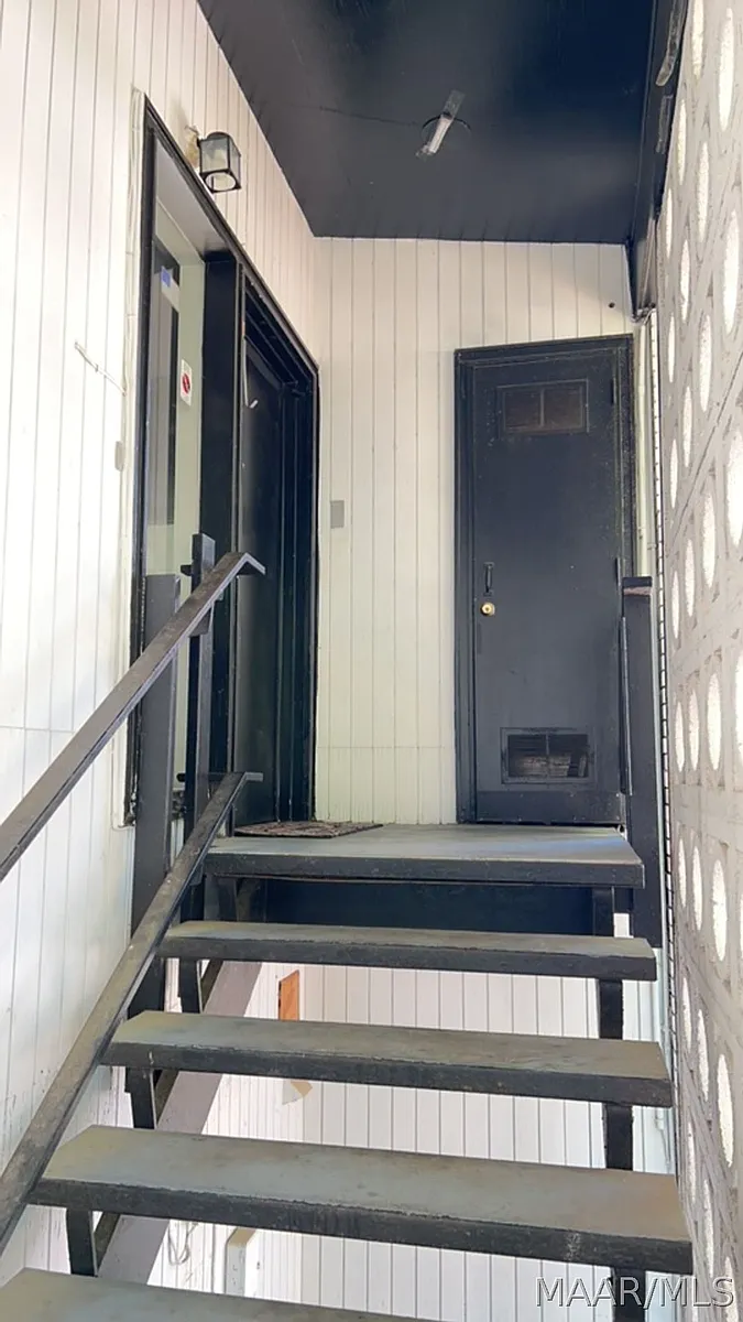 Building Photo - 3723 Wesley Dr