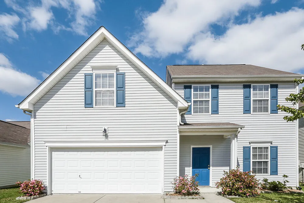 3 bed, 2.5 bath, 2100 sqft, $2,195 — Photo 1
