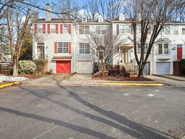 5803 Walden Commons Ct, Burke, VA 22015