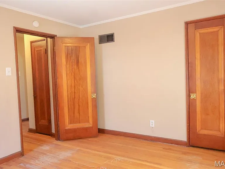 1067 Melvin Ave — Photo 9