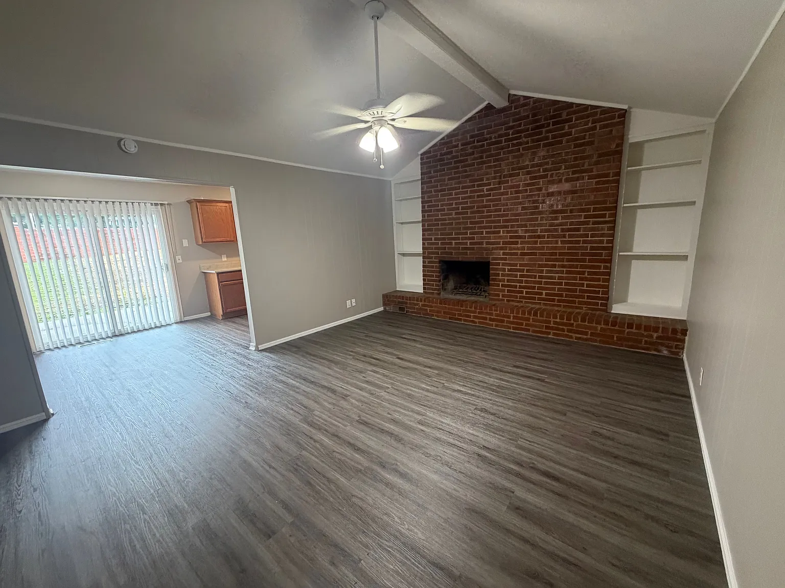 3 bed, 1410 sqft, $1,450 — Photo 2