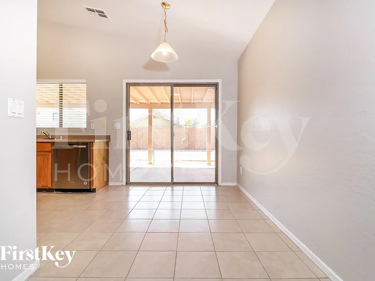 14805 W Redfield Rd — Photo 6