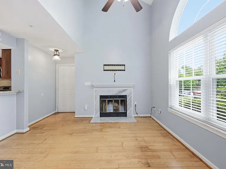 933 Hillside Lake Ter #110 — Photo 6