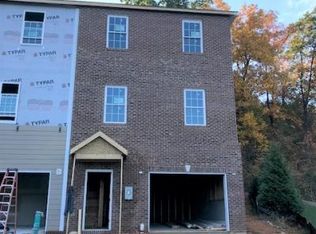 561 Spring Oaks Dr, Rockingham, VA 22801