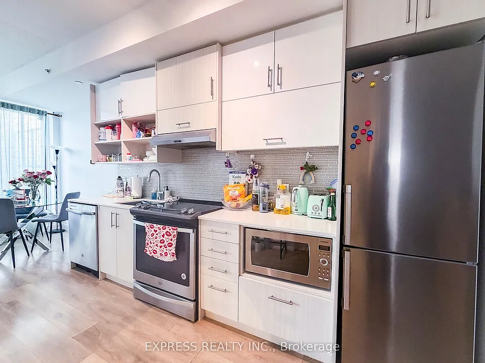128 Fairview Mall Dr #501