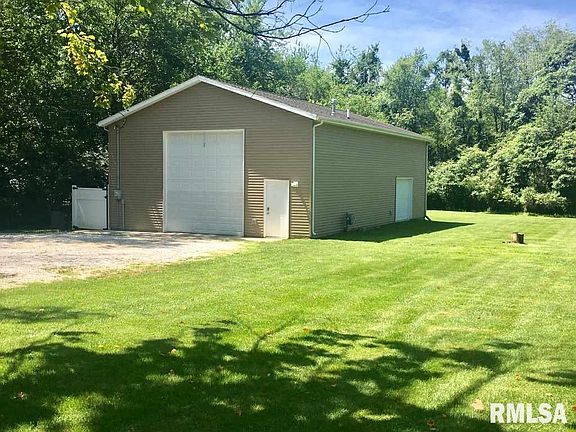 2nd image of 1203 S Creve Coeur Ave