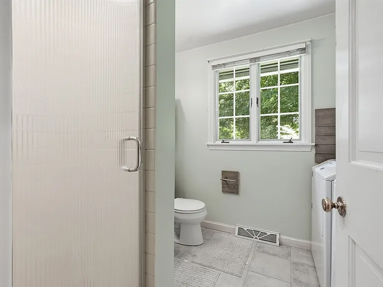 173 Mill Ln — Photo 21