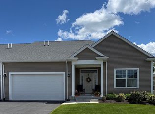 186 Stone Hill Dr #186, Whitinsville, MA 01588