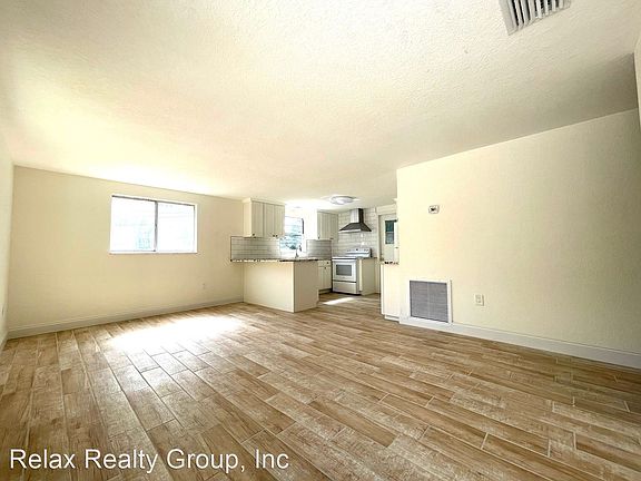 3rd image of 1103 33rd Ave W #10086745