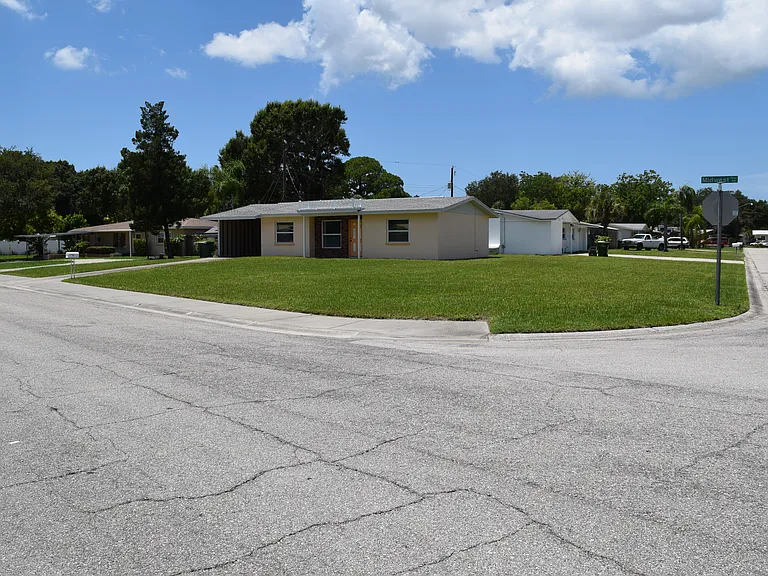 420 Midwest Pkwy — Photo 2