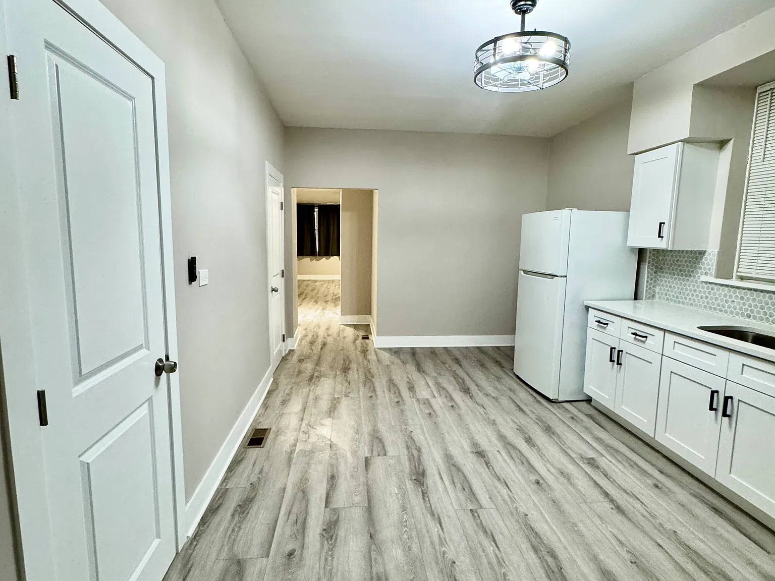 3 bed, 1100 sqft, $1,650 — Photo 4