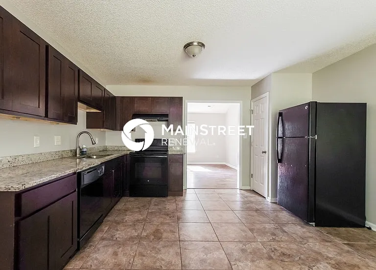 5425 Howard St — Photo 6