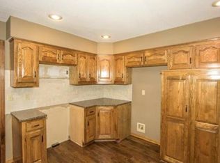 6324 N Strathbury Ave, Kansas City, MO 64151