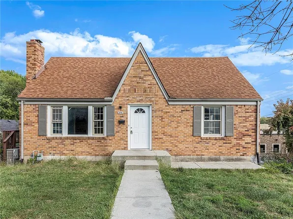 3141 E Barker Cir, Kansas City, KS 66104