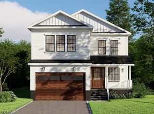 8 Lorraine Rd, Madison, NJ 07940
