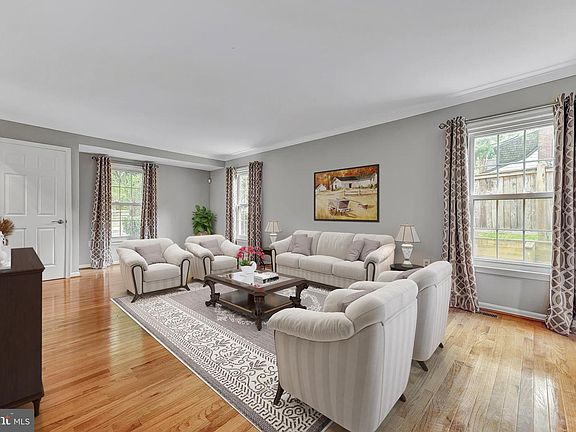 3rd image of 302 Bristol Downs Dr